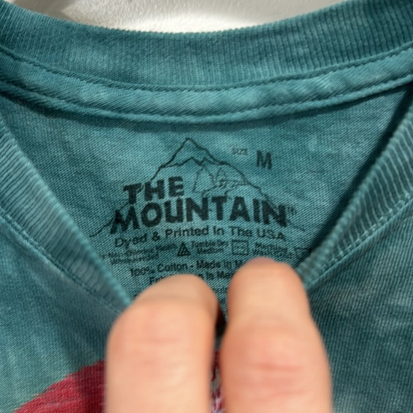 THE MOUNTAIN RAINBOW PARROT TIE DYE GRAPHIC TEE - Picture 2 of 6